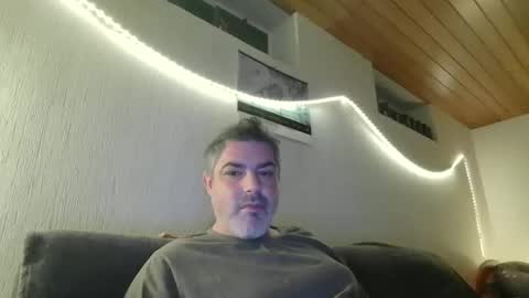 Snapshot of teeforyou chatting on 01-17-25, 06:33 Peter online show from 01-17-25, 06:33