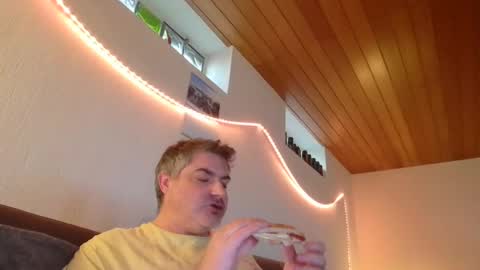 Snapshot of teeforyou chatting on 02-02-25, 07:41 Peter online show from 02-02-25, 07:41