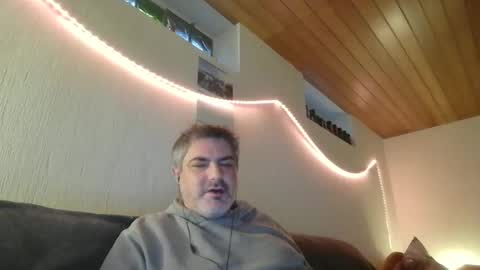 Snapshot of teeforyou chatting on 02-05-25, 07:18 Peter online show from 02-05-25, 07:18