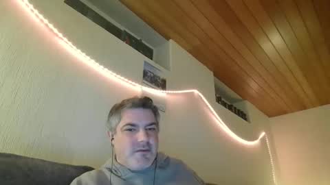 Snapshot of teeforyou chatting on 02-08-25, 01:22 Peter online show from 02-08-25, 01:22