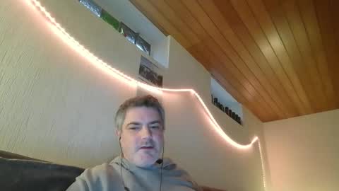 Snapshot of teeforyou chatting on 02-08-25, 07:26 Peter online show from 02-08-25, 07:26