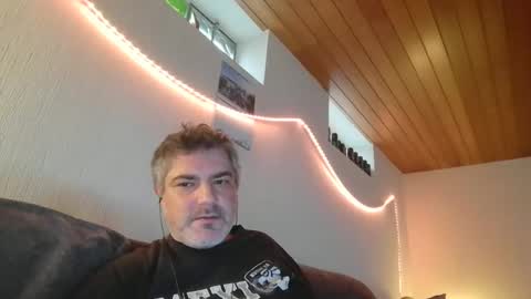 Snapshot of teeforyou chatting on 02-11-25, 09:31 Peter online show from 02-11-25, 09:31