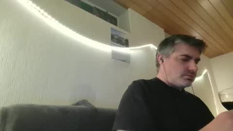 Snapshot of teeforyou chatting on 02-14-25, 08:59 Peter online show from 02-14-25, 08:59