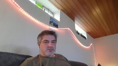 Snapshot of teeforyou chatting on 02-22-25, 11:35 Peter online show from 02-22-25, 11:35