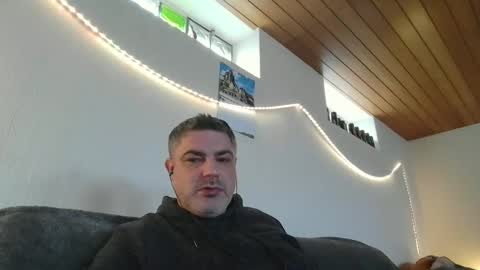 Snapshot of teeforyou chatting on 03-12-25, 10:26 Peter online show from 03-12-25, 10:26