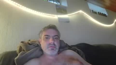 Snapshot of teeforyou chatting on 09-20-25, 03:57 Peter online show from 09-20-25, 03:57