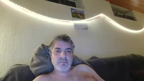 Snapshot of teeforyou chatting on 10-08-25, 10:51 Peter online show from 10-08-25, 10:51