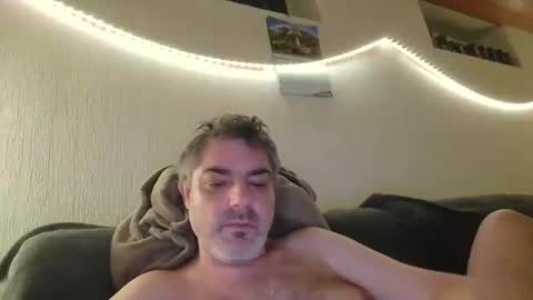 Snapshot of teeforyou chatting on 10-09-25, 11:03 Peter online show from 10-09-25, 11:03