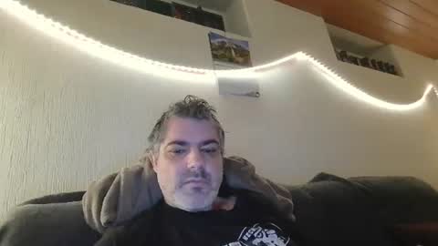 Snapshot of teeforyou chatting on 10-17-25, 11:40 Peter online show from 10-17-25, 11:40