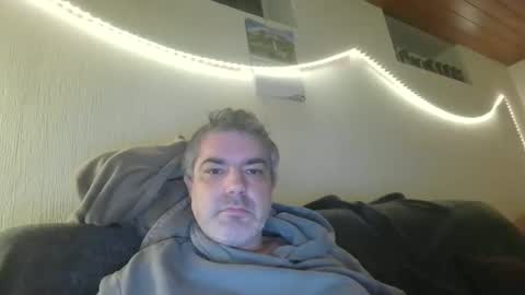 Snapshot of teeforyou chatting on 10-24-25, 03:47 Peter online show from 10-24-25, 03:47