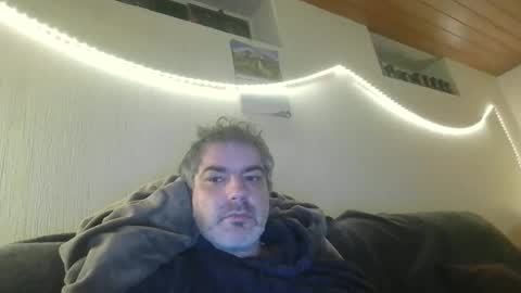 Snapshot of teeforyou chatting on 10-28-25, 05:11 Peter online show from 10-28-25, 05:11