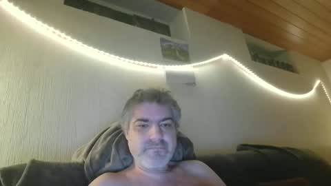 Snapshot of teeforyou chatting on 11-17-25, 05:52 Peter online show from 11-17-25, 05:52