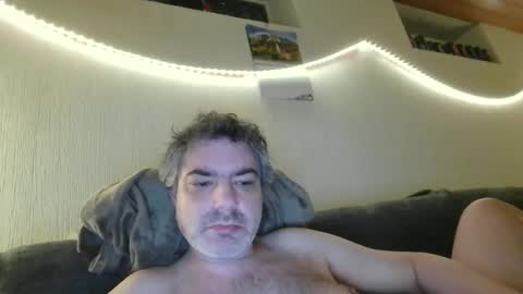 Snapshot of teeforyou chatting on 12-18-25, 06:03 Peter online show from 12-18-25, 06:03