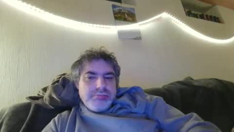 Snapshot of teeforyou chatting on 12-19-25, 06:09 Peter online show from 12-19-25, 06:09