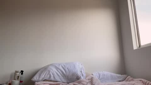 Amy No penetration Virgiin giirl online show from 09-25-25, 12:31