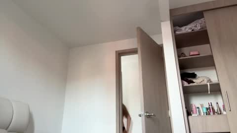 Amy No penetration Virgiin giirl online show from 05-15-26, 12:01