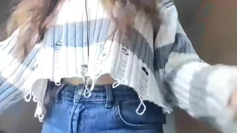 Kimi online show from 10-31-25, 08:59