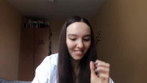 Kimi online show from 11-10-25, 10:58