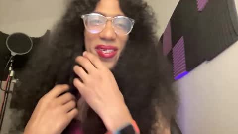 Snapshot of tehanibentley chatting on 11-14-25, 09:08 Tehani Bentley online show from 11-14-25, 09:08