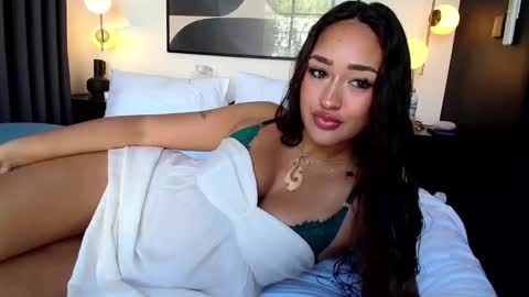 Telea Evans online show from 10-05-25, 01:26