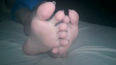 Viv West online show from 11-29-25, 05:32