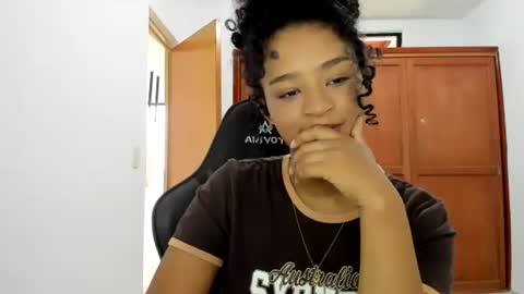 Snapshot of teles10 chatting on 02-17-25, 03:09 Teles2023 online show from 02-17-25, 03:09