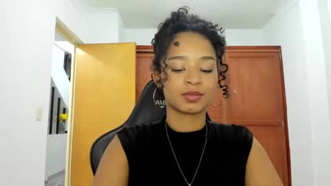 Snapshot of teles10 chatting on 02-18-25, 01:10 Teles2023 online show from 02-18-25, 01:10