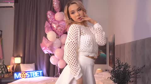 Tella online show from 12-12-24, 08:03