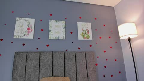 Snapshot of tellme_abby chatting on 05-19-26, 01:56 Abby online show from 05-19-26, 01:56