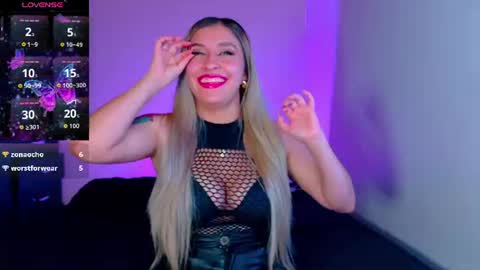 Snapshot of temptationsweet__ chatting on 06-19-26, 07:56 Sara online show from 06-19-26, 07:56