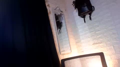 Snapshot of tempting_jon chatting on 11-02-25, 05:15 tempting_jon online show from 11-02-25, 05:15