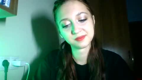 Snapshot of temptingvision chatting on 03-05-25, 08:42 temptingvision online show from 03-05-25, 08:42