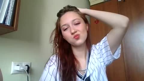 Snapshot of temptingvision chatting on 03-12-25, 07:57 temptingvision online show from 03-12-25, 07:57