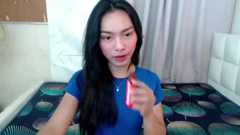 Snapshot of temptmebabyx chatting on 05-06-26, 02:40 YOGIRL MAXINE online show from 05-06-26, 02:40