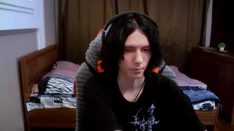 Snapshot of temptvelvet chatting on 10-15-25, 12:27 temptvelvet online show from 10-15-25, 12:27