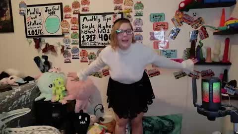 Pixie and Tentacle Overlord online show from 01-16-26, 11:20