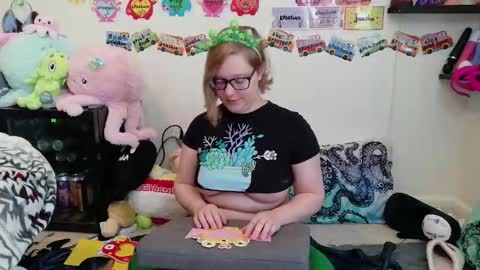 Pixie and Tentacle Overlord online show from 02-25-26, 07:34