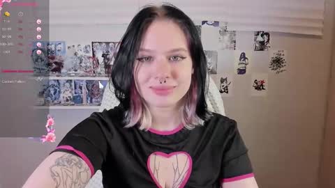 Snapshot of tender__kitty chatting on 11-22-25, 03:11 Sue online show from 11-22-25, 03:11