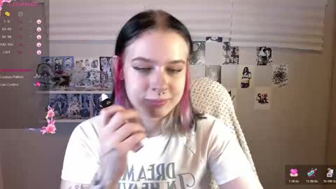 Snapshot of tender__kitty chatting on 12-05-25, 03:41 Sue online show from 12-05-25, 03:41