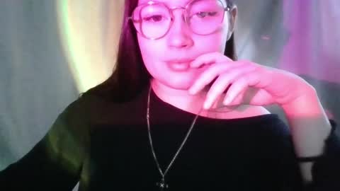 Snapshot of tendre_amelia chatting on 04-08-26, 04:34 tendre_amelia online show from 04-08-26, 04:34