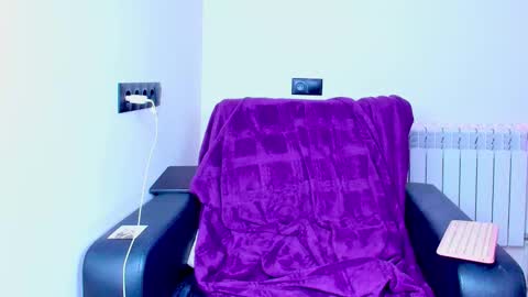 Kira online show from 10-01-25, 12:27