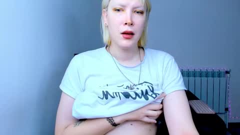 Kira online show from 11-14-25, 12:20