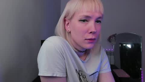 Snapshot of tenebrise chatting on 05-08-26, 01:38 Kira online show from 05-08-26, 01:38
