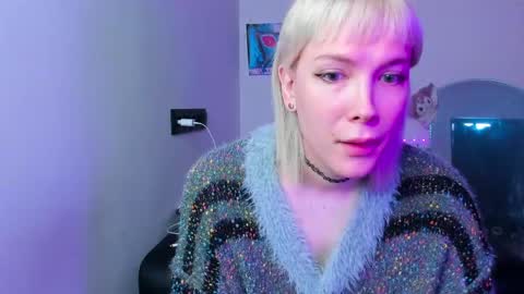Snapshot of tenebrise chatting on 05-19-26, 03:13 Kira online show from 05-19-26, 03:13