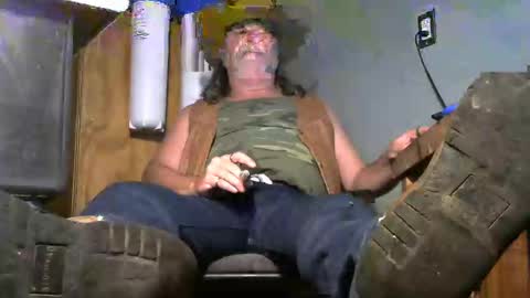 Tennredneck online show from 11-23-25, 04:01