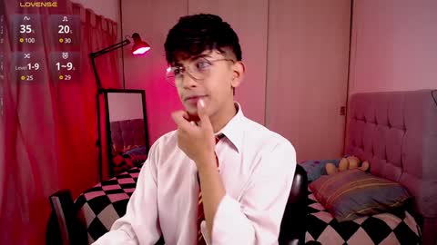 teo brown Independent model online show from 01-11-25, 03:52