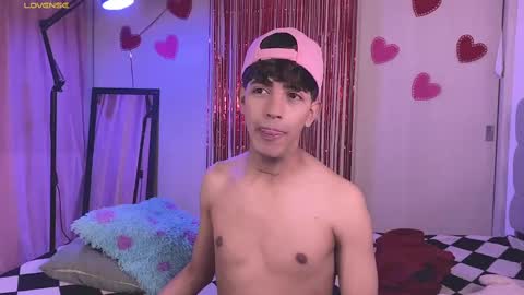 teo brown Independent model online show from 02-22-25, 09:26