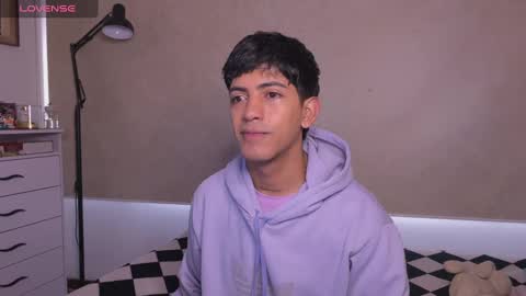 Snapshot of teobuff chatting on 11-18-25, 12:42 teo browny online show from 11-18-25, 12:42