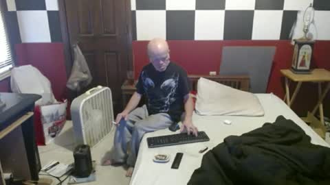 Snapshot of terdy2366 chatting on 02-04-25, 01:27 terdy2366 online show from 02-04-25, 01:27