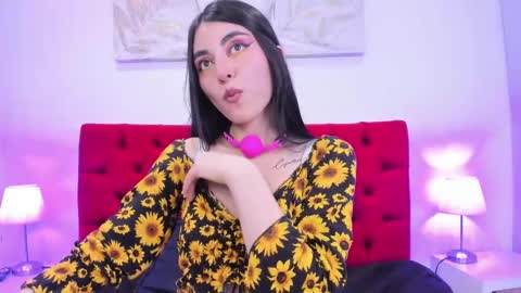 Snapshot of teresa_moon chatting on 12-04-24, 08:07 TERESA Give me a good rating if you enjoy my show online show from 12-04-24, 08:07